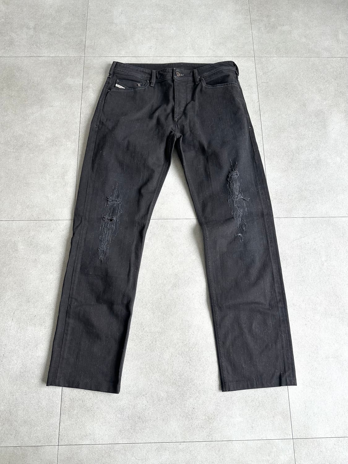 디젤 웨스턴 디스트로이드 블랙진 상품이미지1