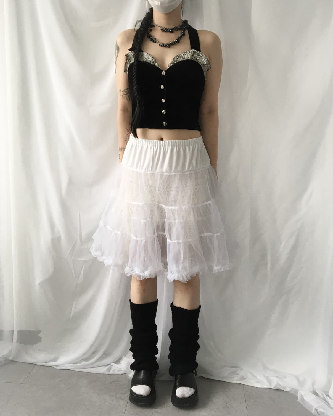 Frill point velvet holter top 상품이미지1