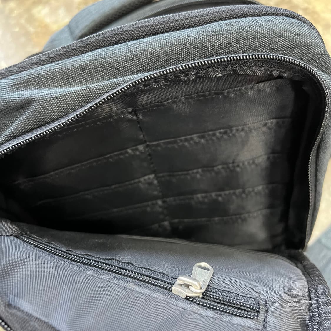 노스페이스 빅로고 메신저백 가방 크로스백 남여공용 상품이미지4