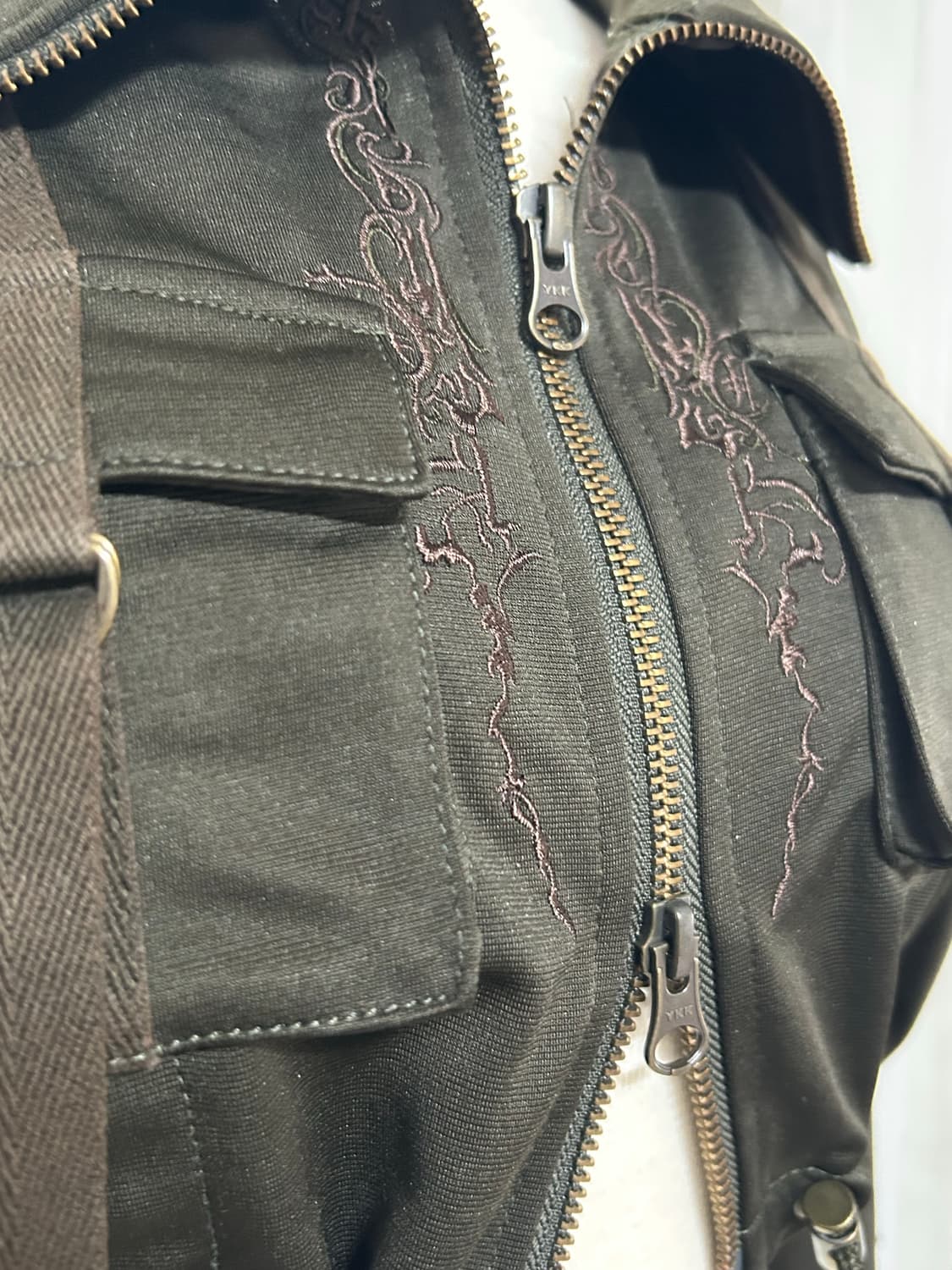 오즈온 카키 크롭 투웨이 자수 자켓 상품이미지4