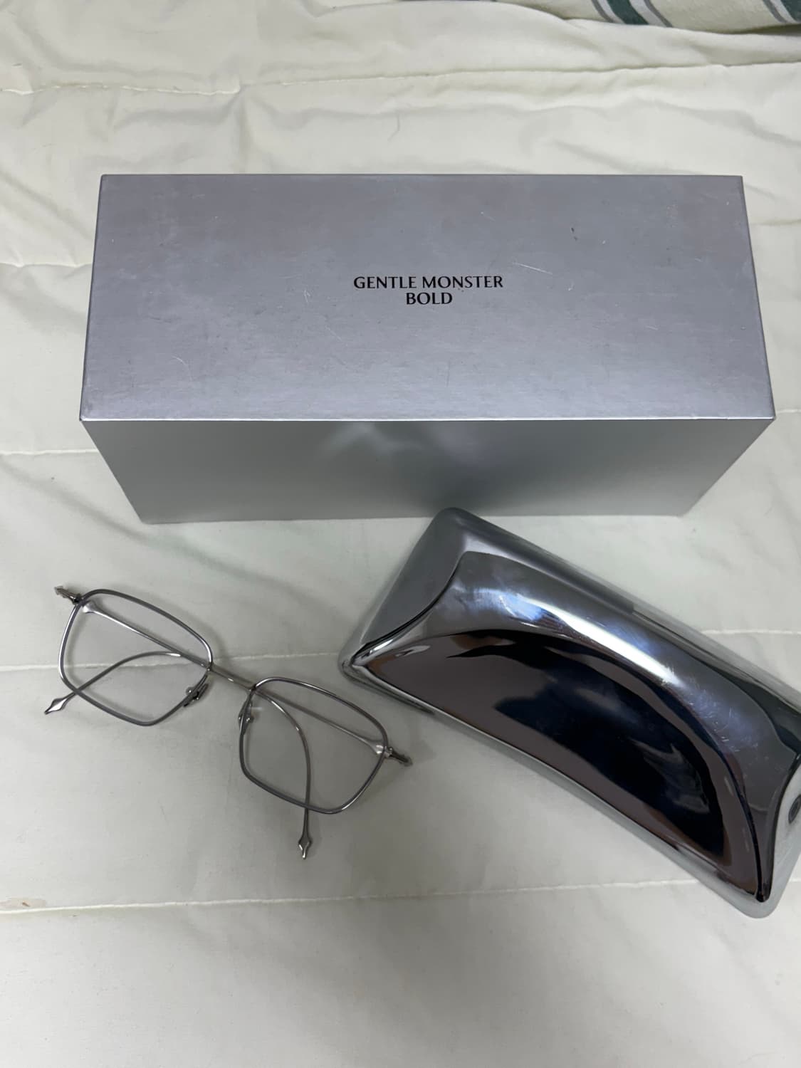 젠틀몬스터 아바02 팝니다 상품이미지1