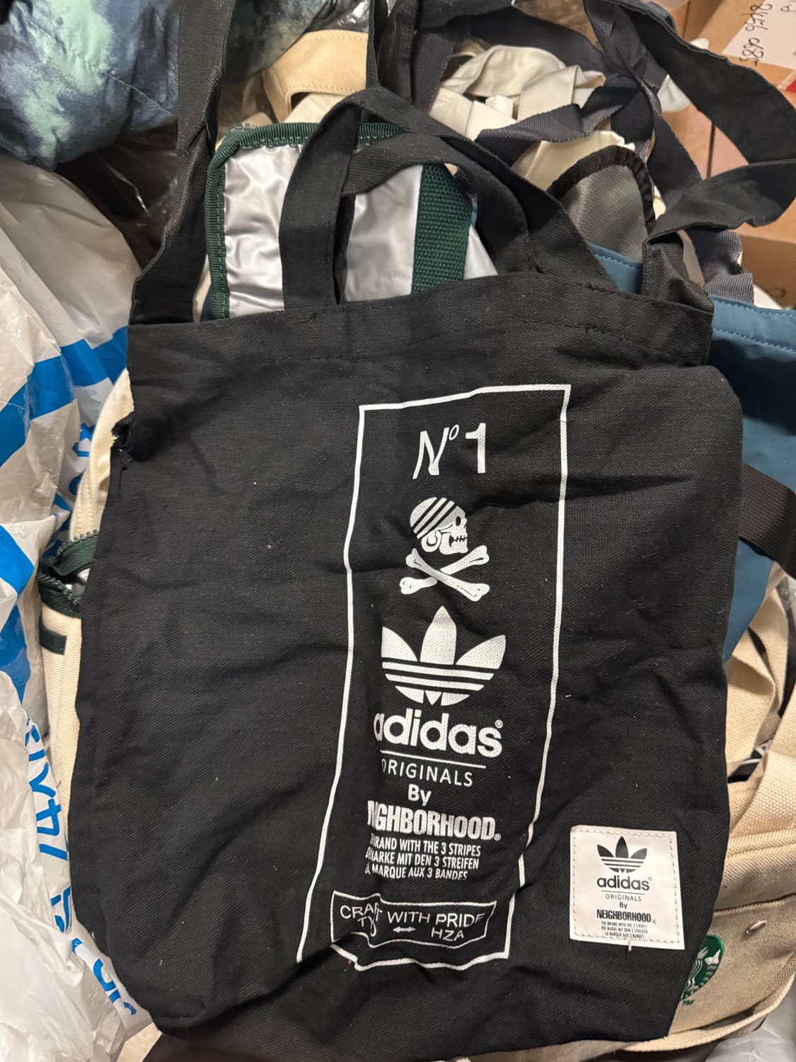 나이키 에코백 . 베이프 잡지부록. 아디x네이버후드 에코 유니x카우스 상품이미지7