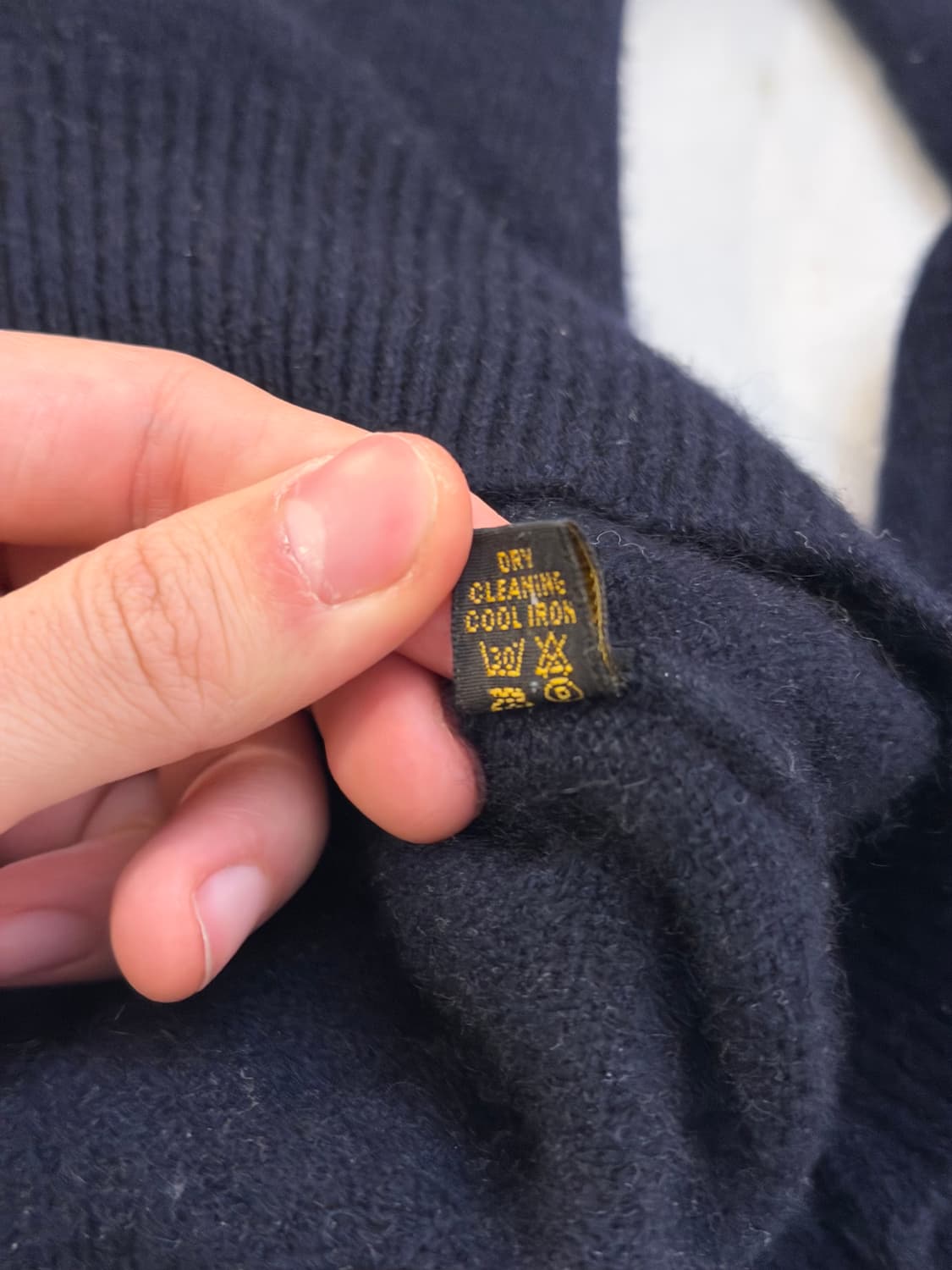 로로피아나 캐시미어 폴로 카라 니트 블랙 상품이미지6