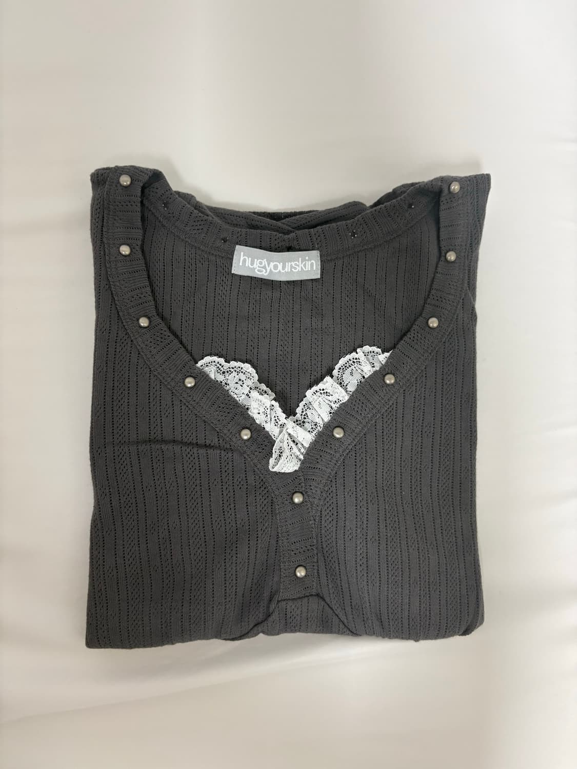 허그유어스킨 레이스 스터드 탑 상품이미지2