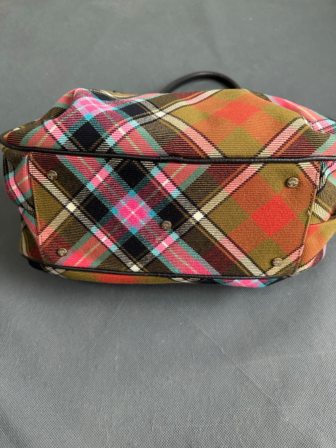 비비안웨스트우드 체크 토트백 핸드백 상품이미지5