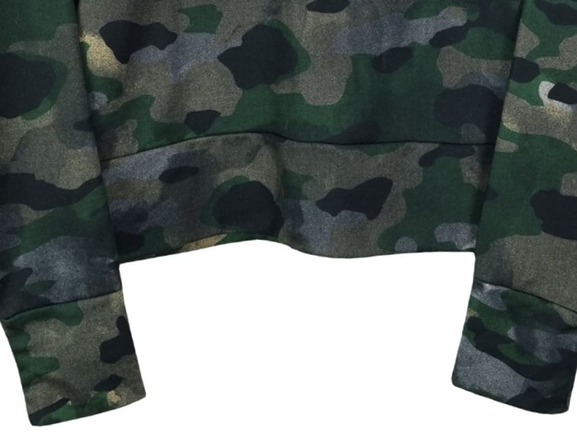 [나이키] 스우시 프린팅 카모 패턴 크롭 맨투맨 M19405 상품이미지5