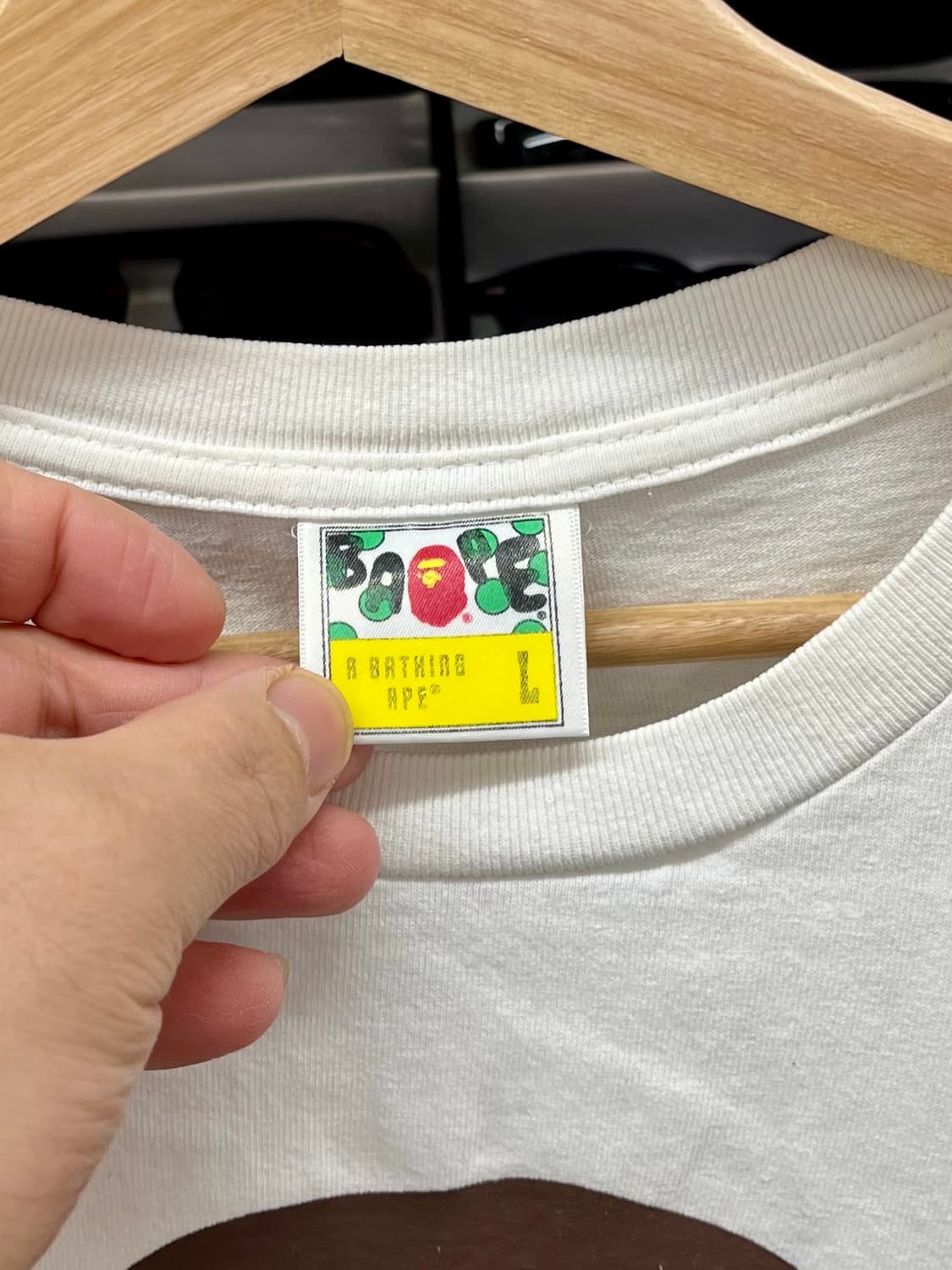 [100] 베이프 프린팅 반팔티 화이트 L  상품이미지3