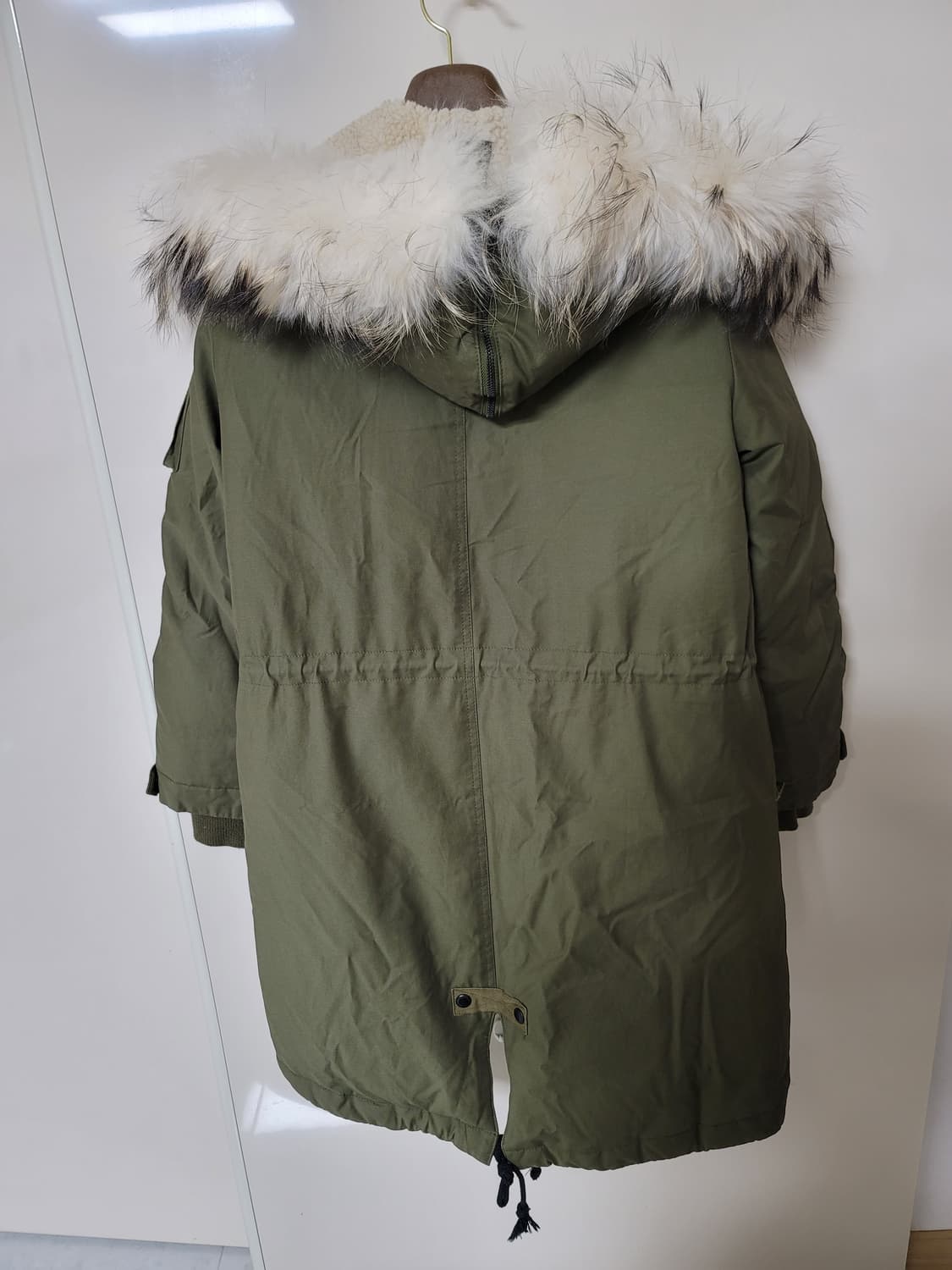 썰스데이아일랜드 덕다운 라쿤퍼 야상 85사이즈 상태굿

 상품이미지2