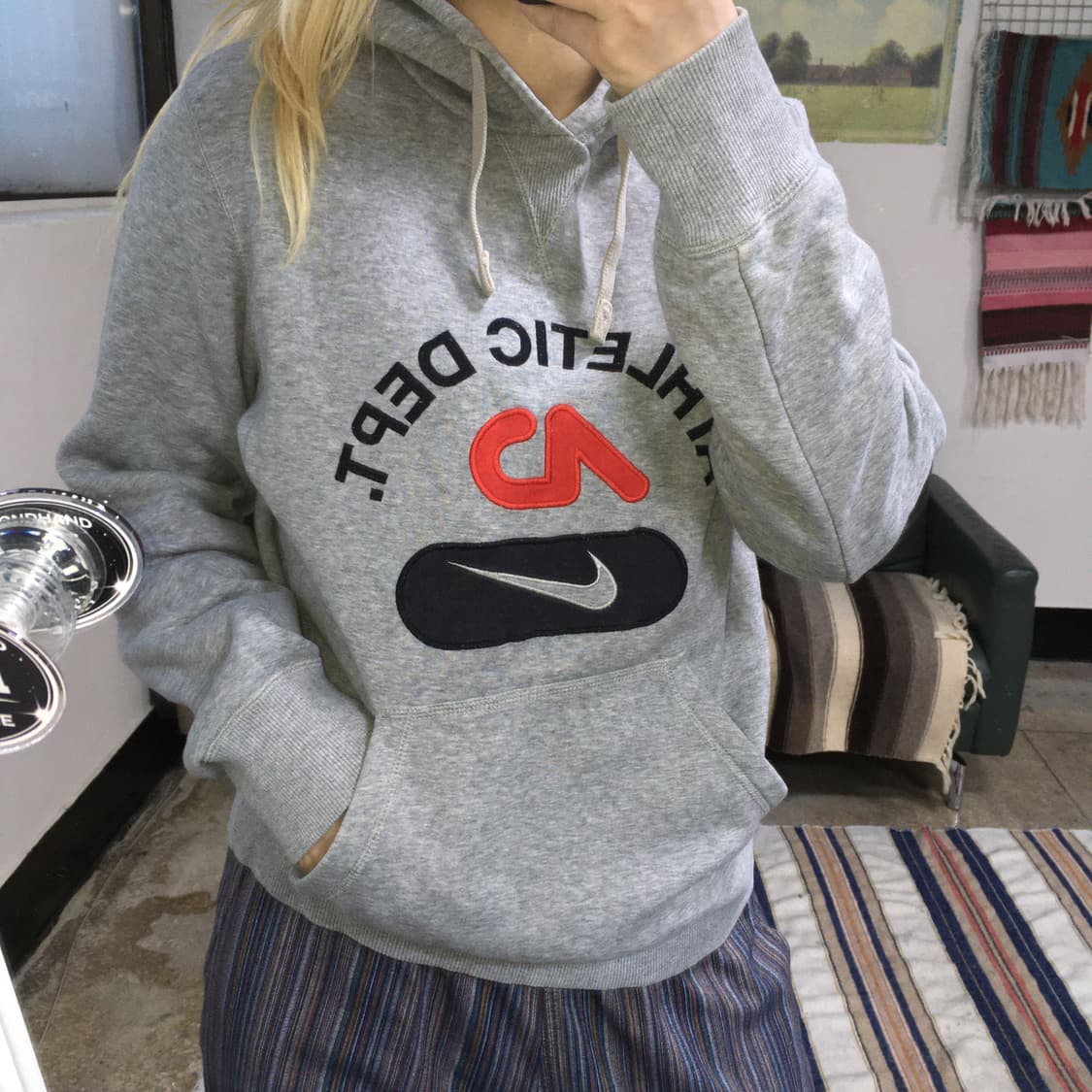 투티/0214 나이키 오리지널 애슬레틱 뎁트 스우시 후드티 기모 상품이미지2