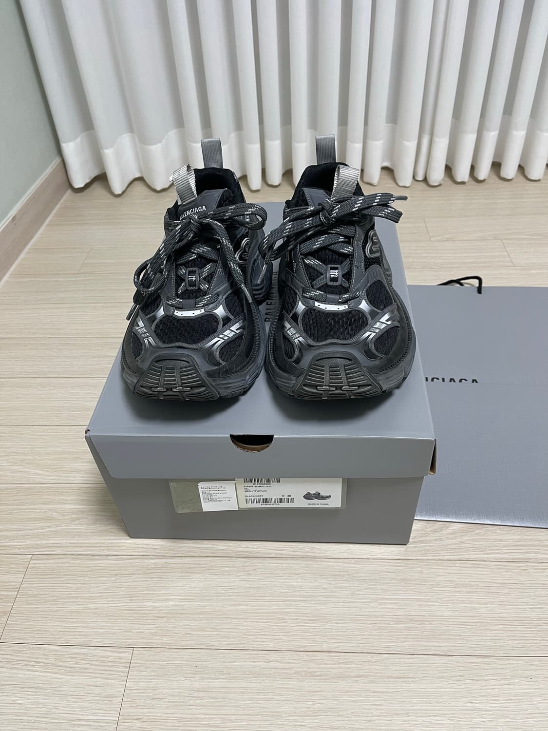 발렌시아가 6xl 블랙 40사이즈 상품이미지1