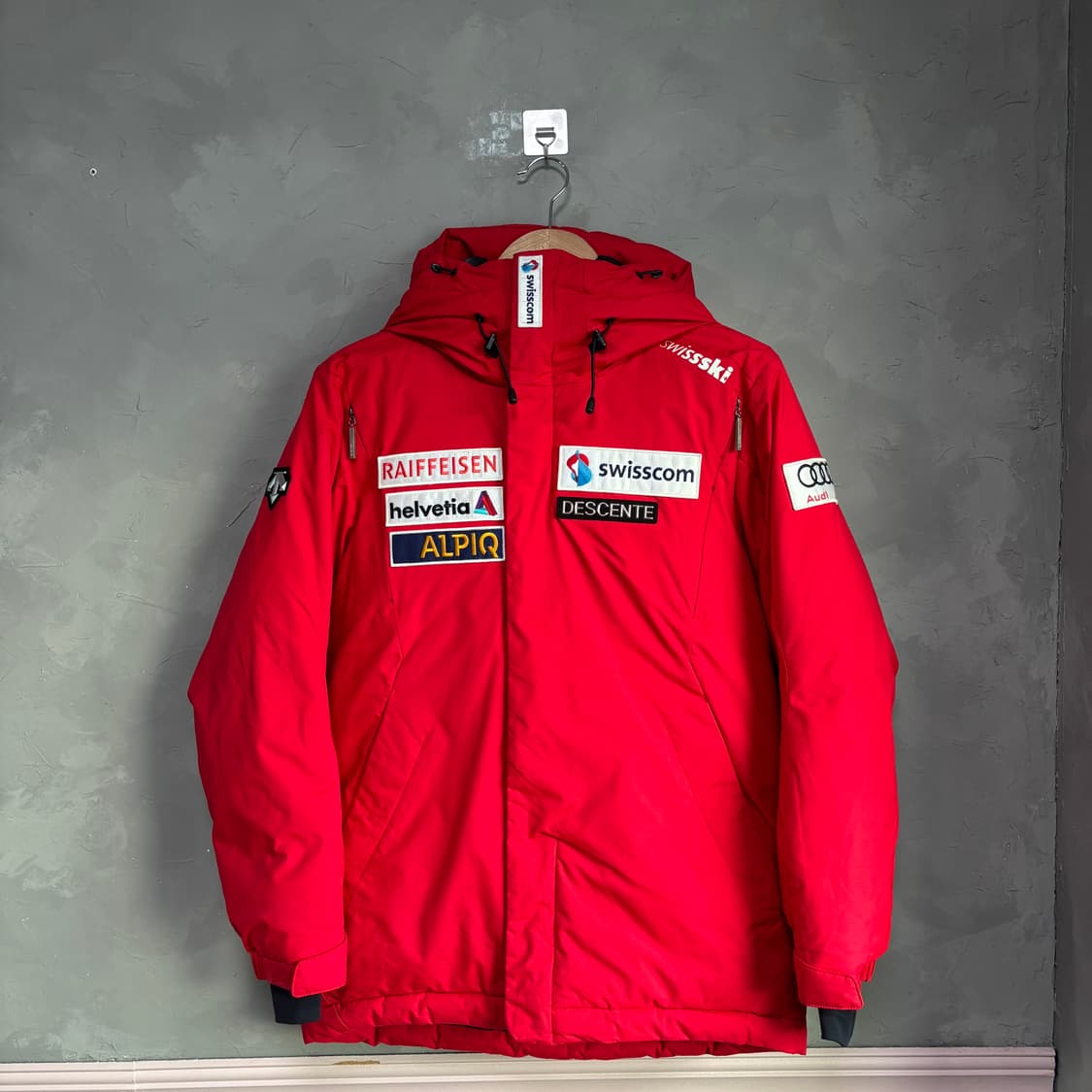 데상트 아우디 스위스 스키팀 덕다운 패딩  상품이미지1