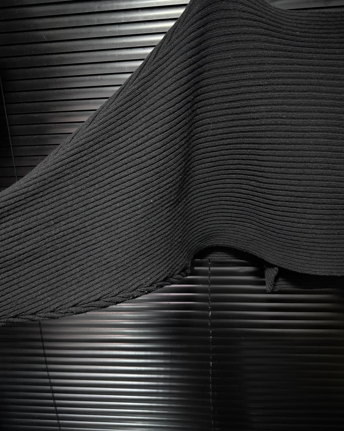 가오리핏 니트 스웨터 보트넥 오픈 가디건 오버핏 벌룬핏 블랙 스냅 단추  상품이미지5