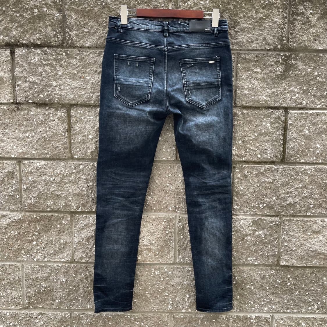 [32] Amiri MX1 디스트레스 레더 패널 데님 팬츠 상품이미지2