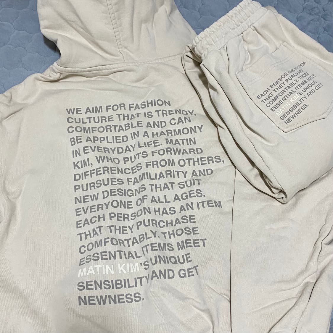 마뗑킴 레터링 프린트 박스 후드 조거 팬츠 세트 상품이미지4