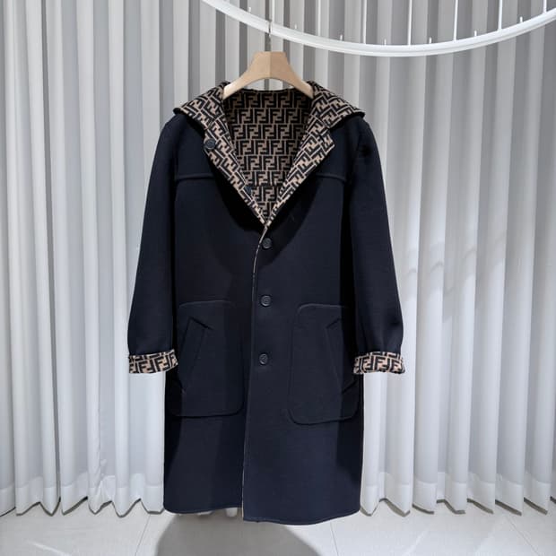 52 / 펜디 FF모노그램 리버시블 캐시미어 후드 블랙 코트