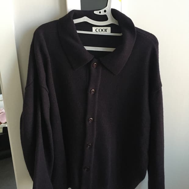 쿠어 탑필 캐시 울카라 가디건 니트 딥퍼플