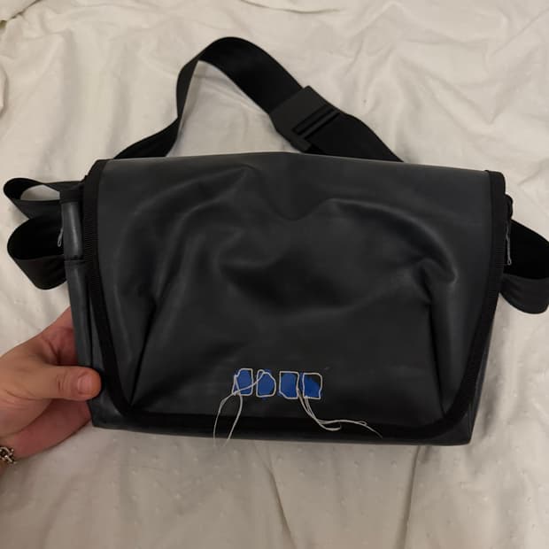 아더에러 가방 팝니다