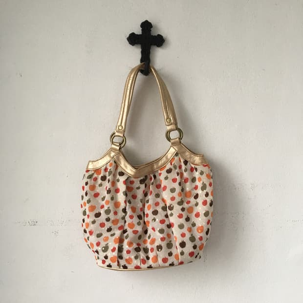  apple pattern bag