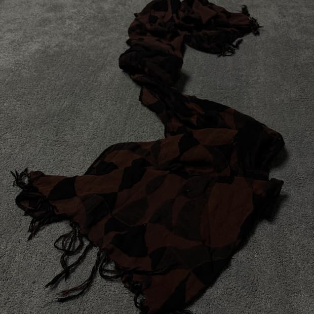 Vintage minimal grunge mood scarf