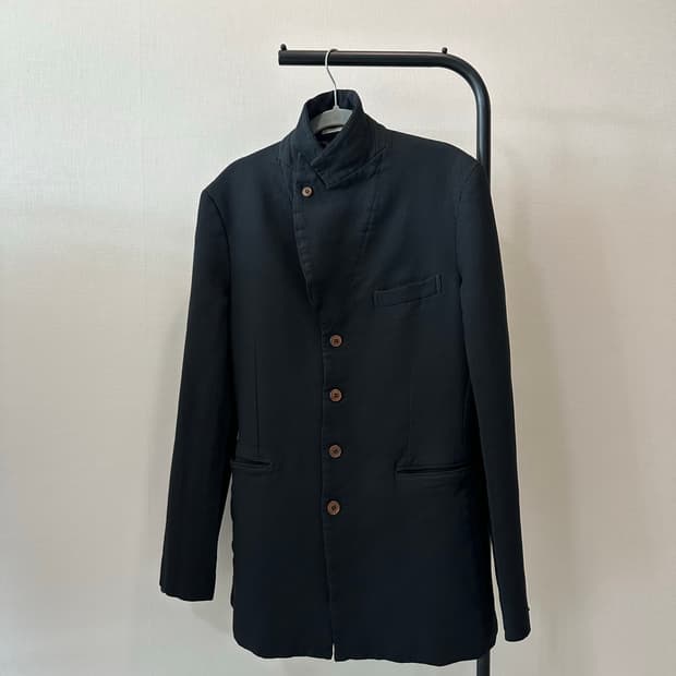 꼼데가르송 옴므 플러스 축융 폴리 와이드 카라 블레이져