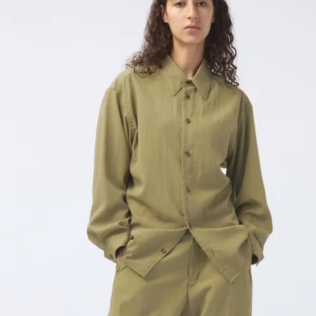 유니클로 U 우먼즈 드레이프셔츠 올리브