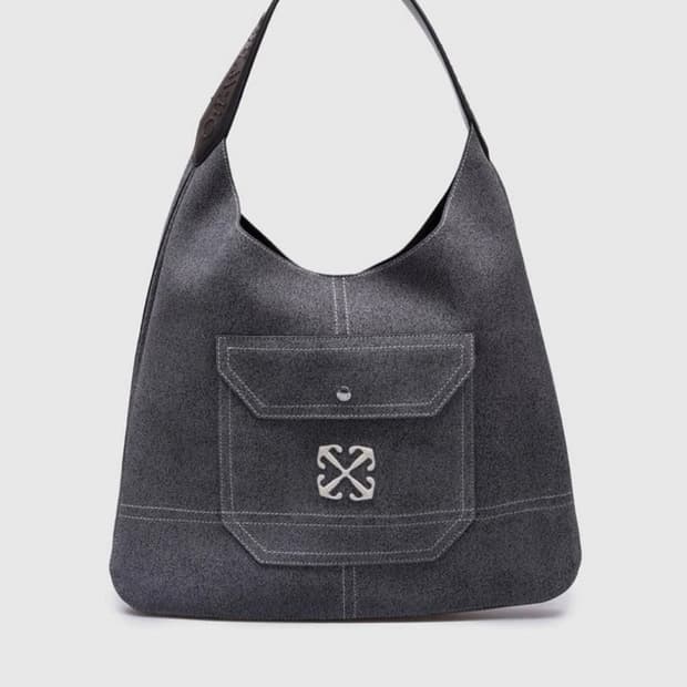 오프화이트 데님 스웨이드 숄더백
