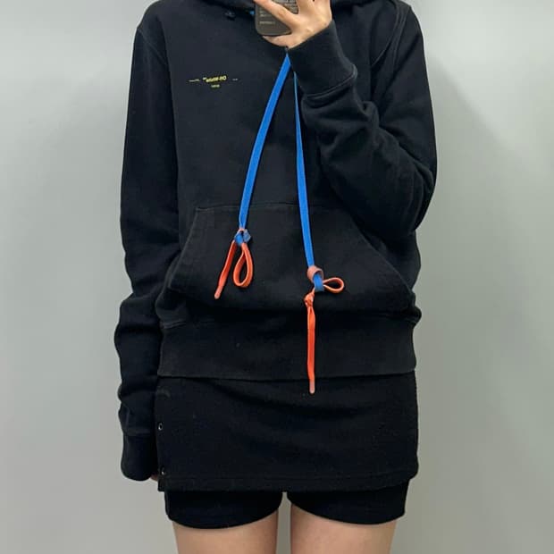 오프화이트 19fw 아크릴 애로우 블랙 후드티