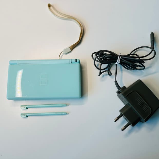 닌텐도 DS Lite DSL 아이스블루 한글 정발판 판매 (3DS)