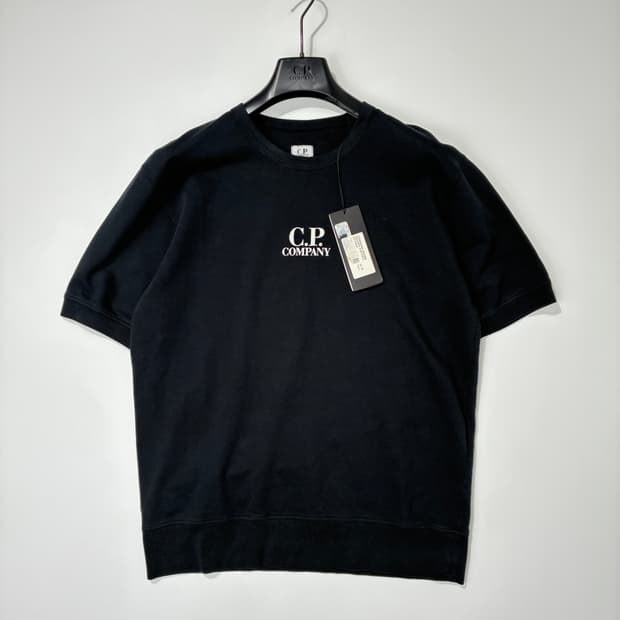CP컴퍼니 로고 프린트 반팔 스웻셔츠 블랙 S사이즈