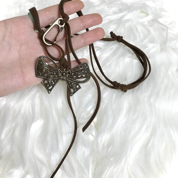 빈티지 엔틱 골드 리본 스웨이드 끈 길이조절 목걸이