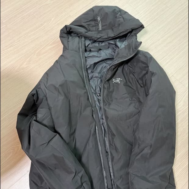 아크테릭스 아톰 헤비웨이트 후드 패딩 블랙 xs