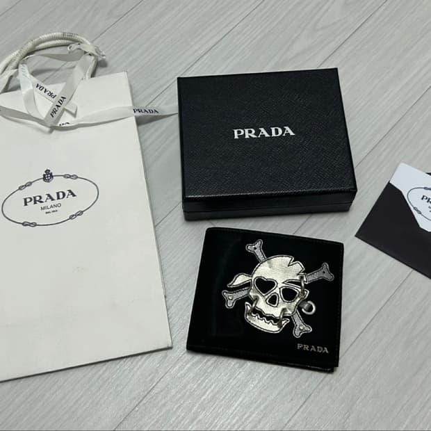 Prada tessuto skull wallet