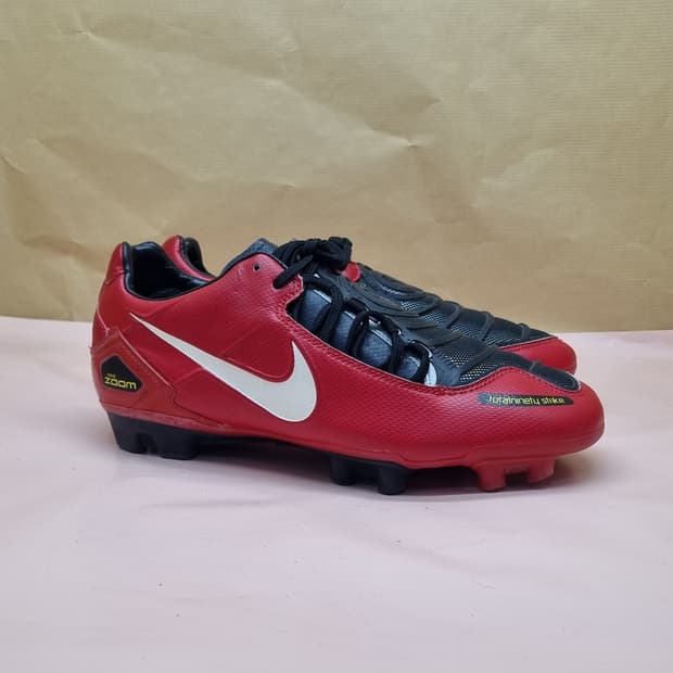나이키 토탈90 스트라이크  축구화 255