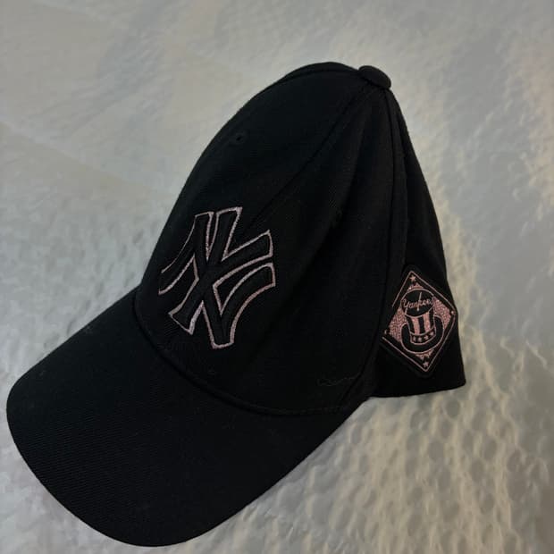 Mlb 양키스 볼캡 블랙/핑크