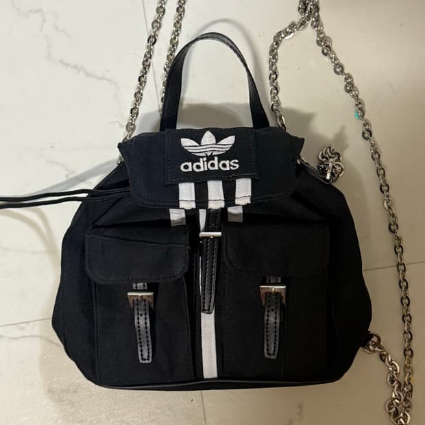아디다스 체인 미니백팩