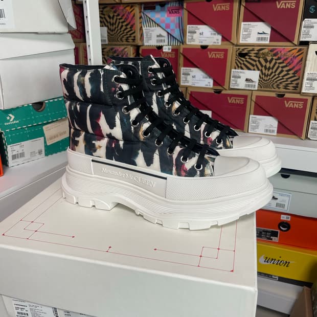 알렉산더맥퀸 오버솔 하이탑 스니커즈