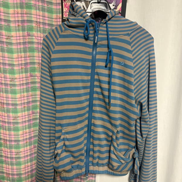 썸플레이스 후드짚업