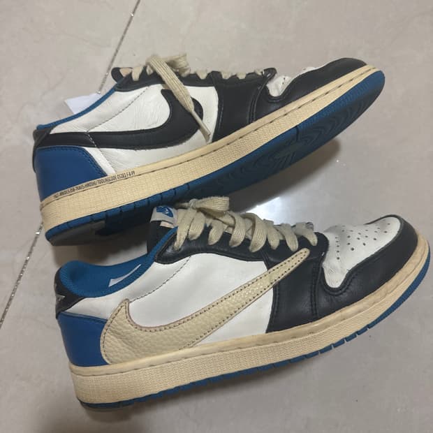 나이키 에어조던 1로우 트래비스 스캇 255