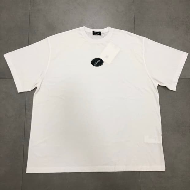 웰던 we11done 더티 오버사이즈 로고 패치 반팔티셔츠 L