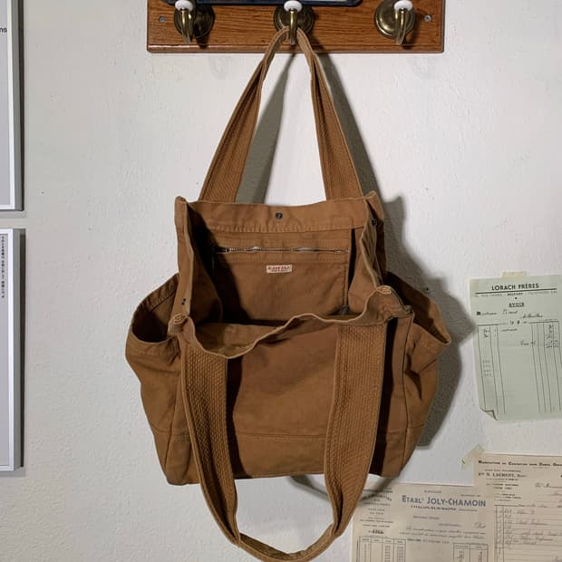 캐피탈 브라운 숄더백