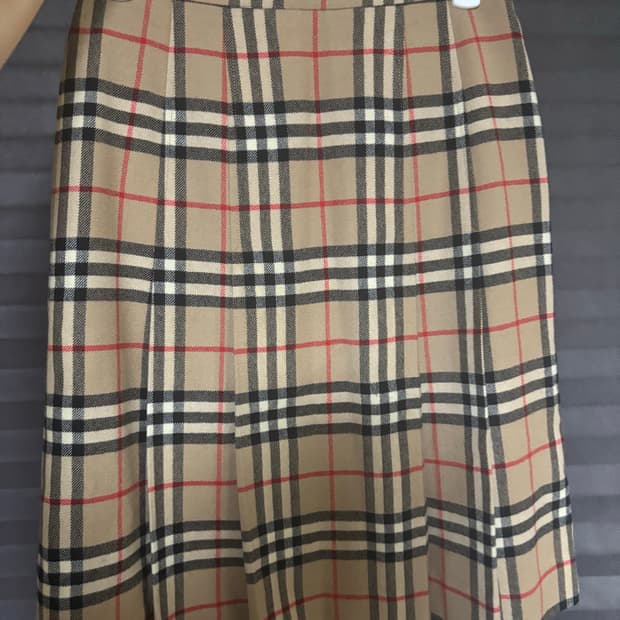 버버리 체크 치마 미디 스커트