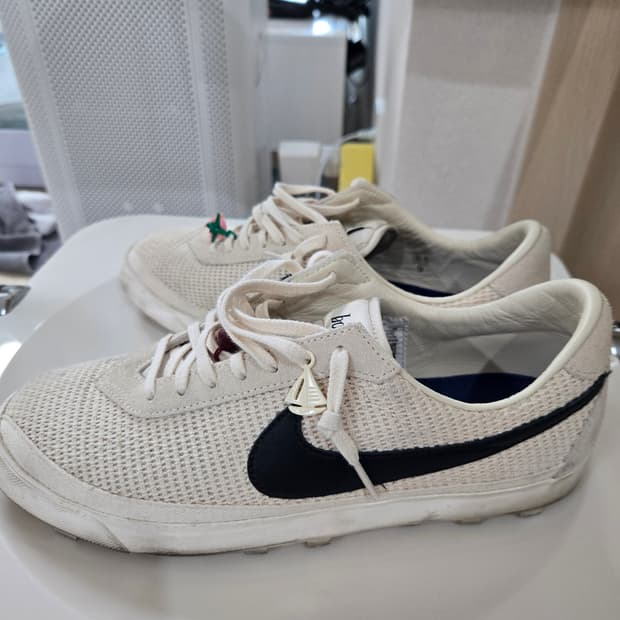 나이키 x 보디 아스트로그래버 SP 라이트 크림 앤 블랙