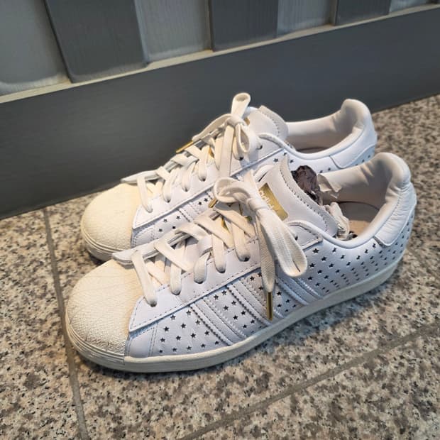 아디다스 x 아트모스 슈퍼스타 골드 스타 260