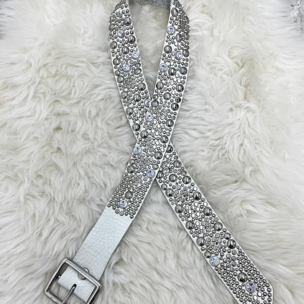 리얼레더 스터드 큐빅 디테일 버클 벨트