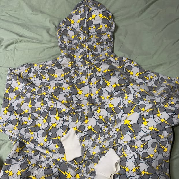 2005 BAPE x KAWS Cloud Camo Hoodie XL