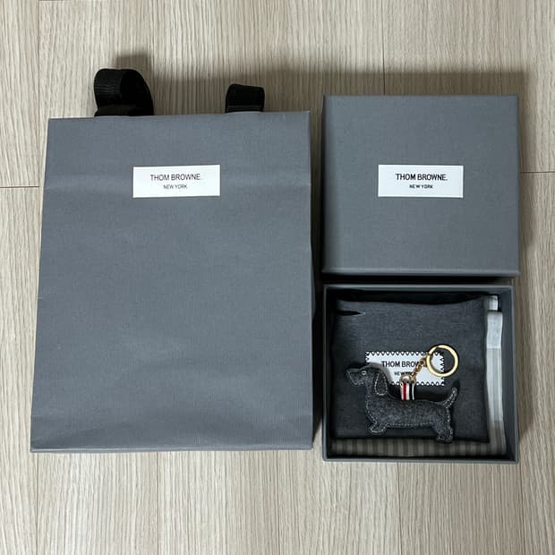 톰브라운 성수 헥터 키링 판매합니다 !