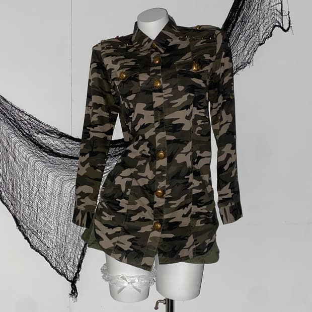 ꒰ঌ 스카이봄버 카모플라쥬 골드 버튼 셔츠 ໒꒱