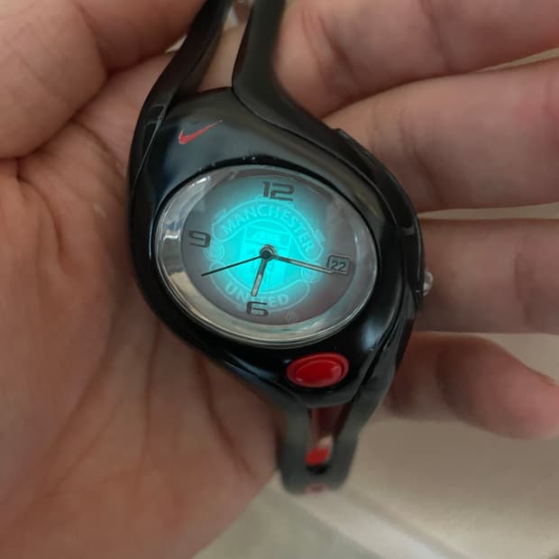 나이키 트라이엑스 맨유 시계