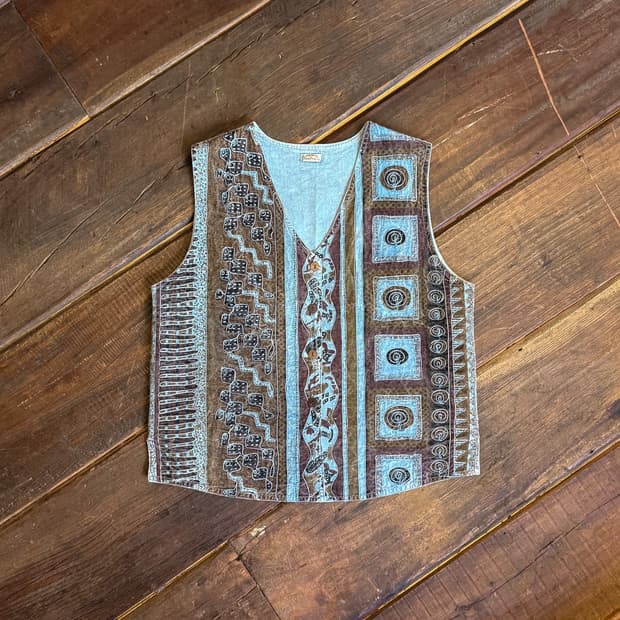 Wood Button Embroidered Denim Vest 0082