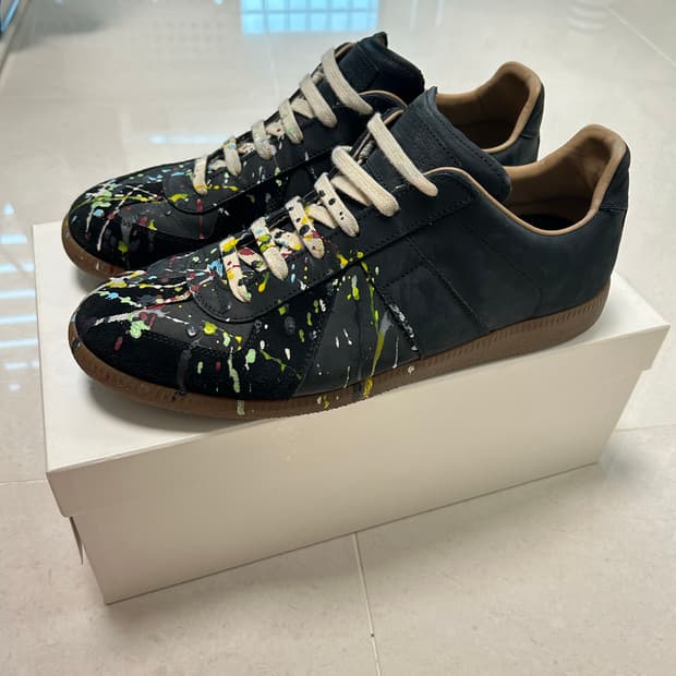 마르지엘라 독일군 페인팅 드롭 블랙 43.5